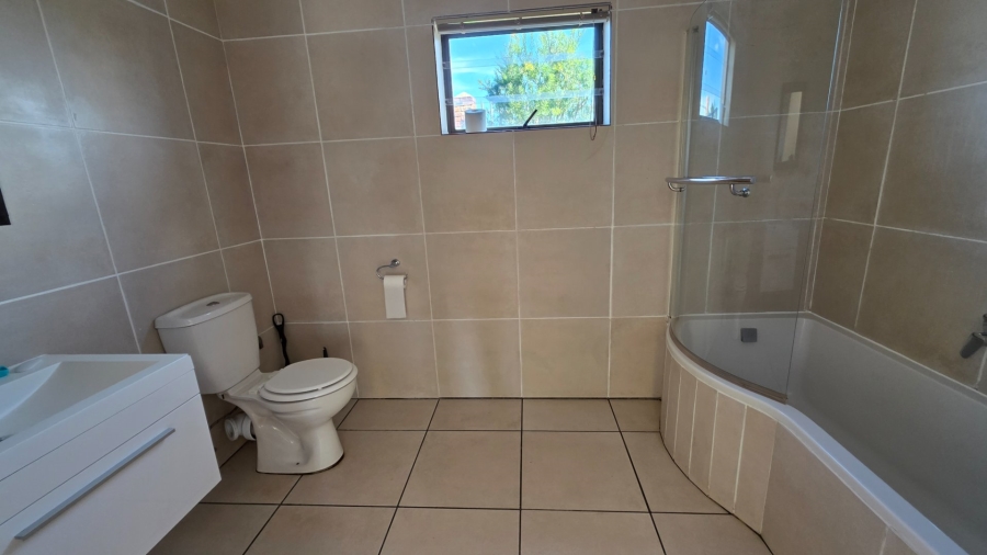 4 Bedroom Property for Sale in Island View Western Cape